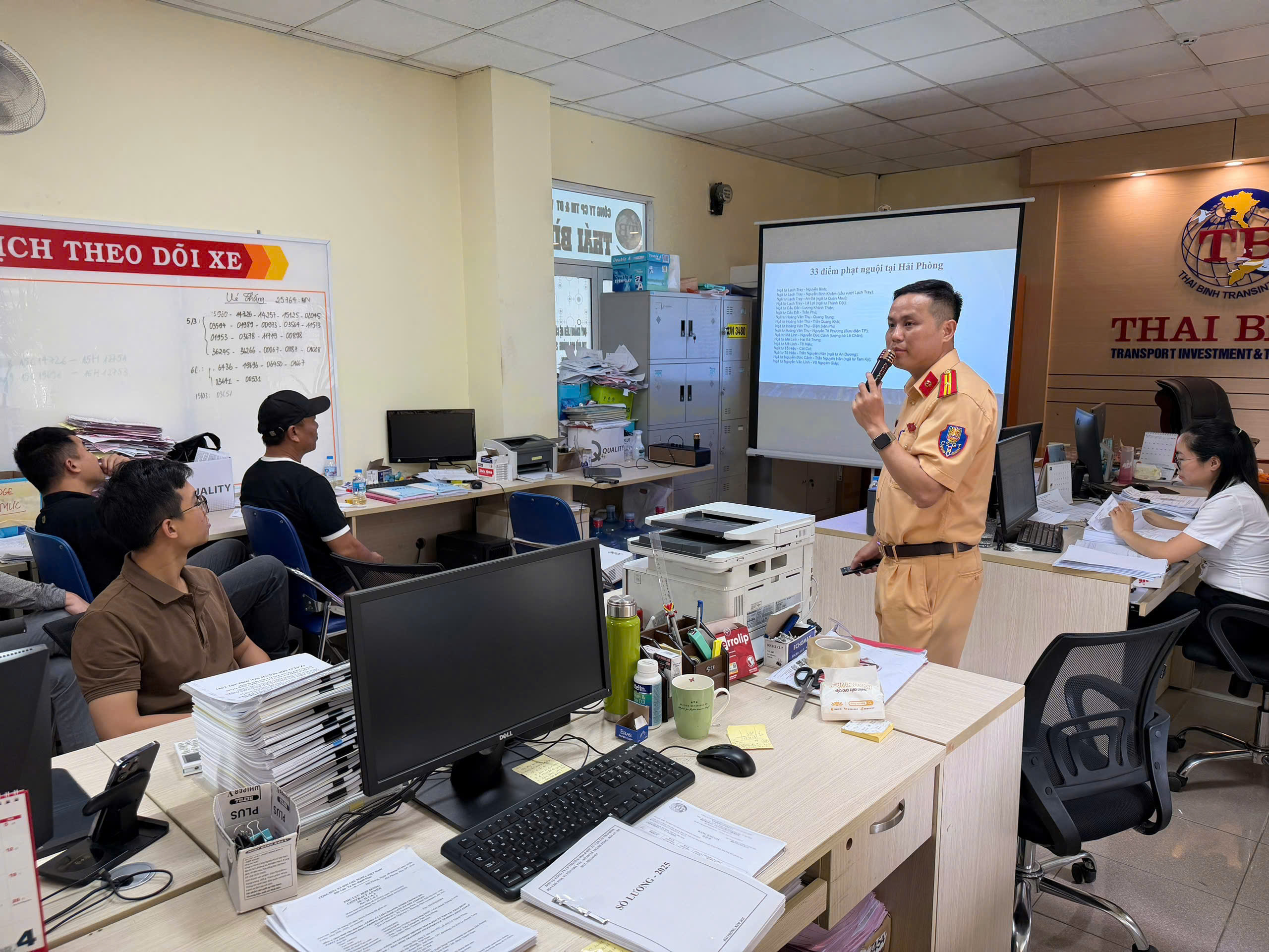Phòng Cảnh sát giao thông: Tuyên truyền an toàn giao thông tại Doanh nghiệp vận tải Thái Bình